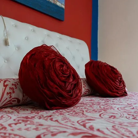 With Children In Venice Apartment