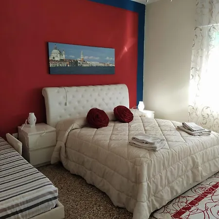 With Children In Venice Apartment