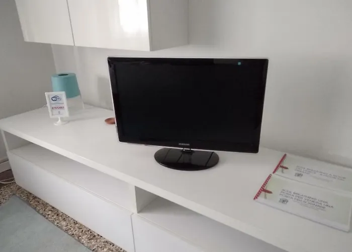 With Children In Venice Apartment *